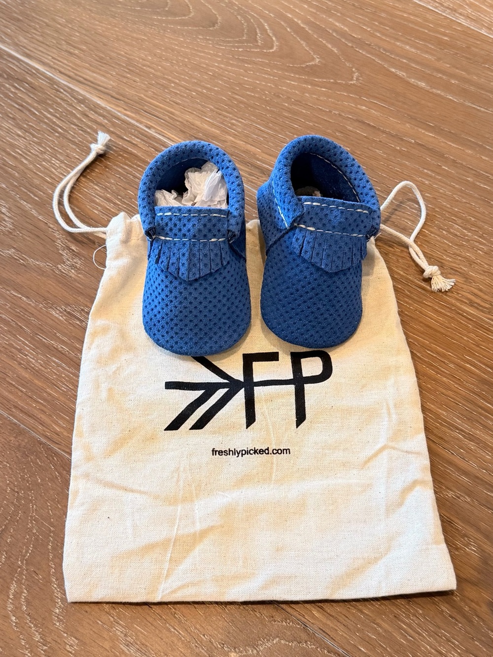 Freshly Picked Baby Moccasins Size 1 Royal Blue Suede Dot Leather NWOT Dust Bag